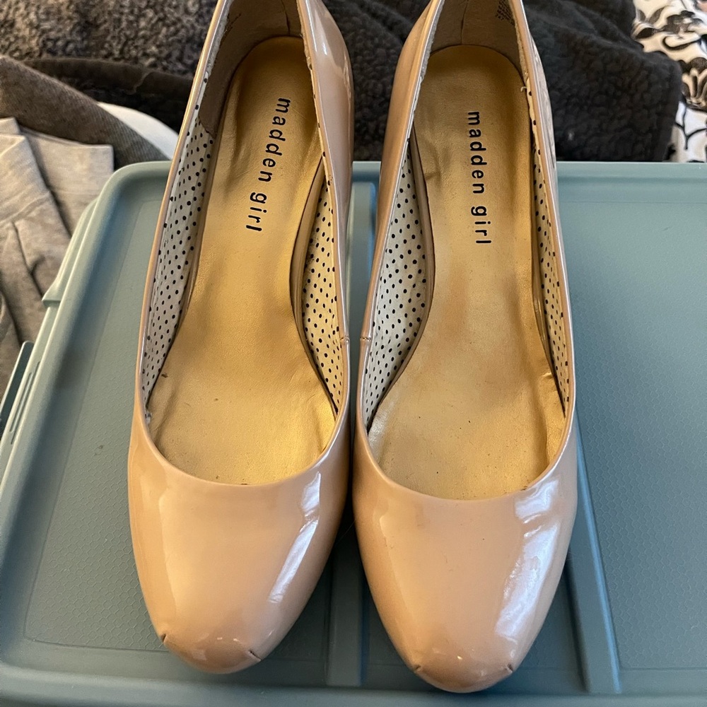 Tan heels